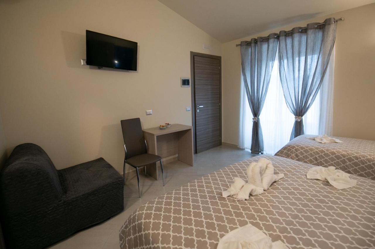 Hotel La Madonnina Nicosia Exterior foto