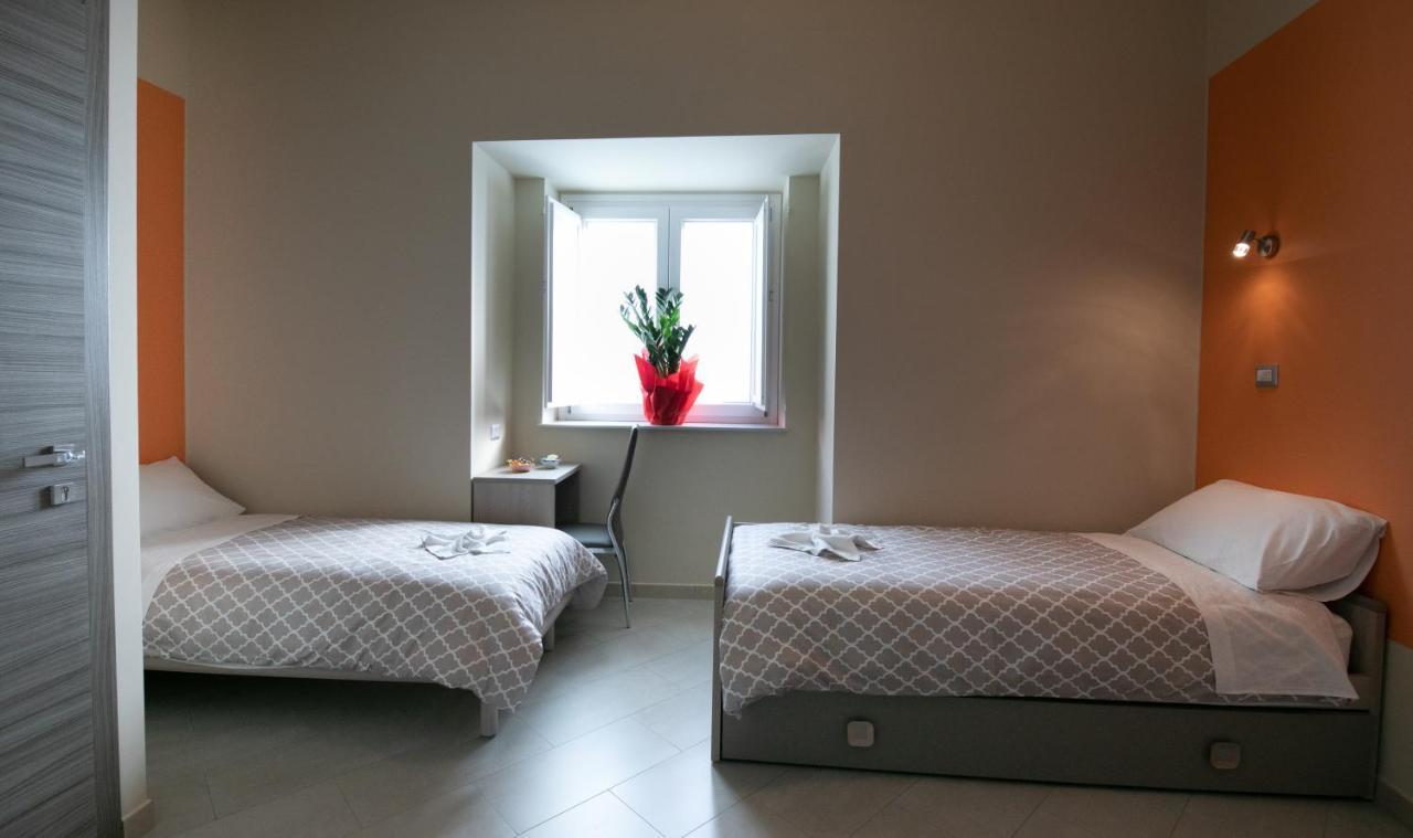 Hotel La Madonnina Nicosia Exterior foto