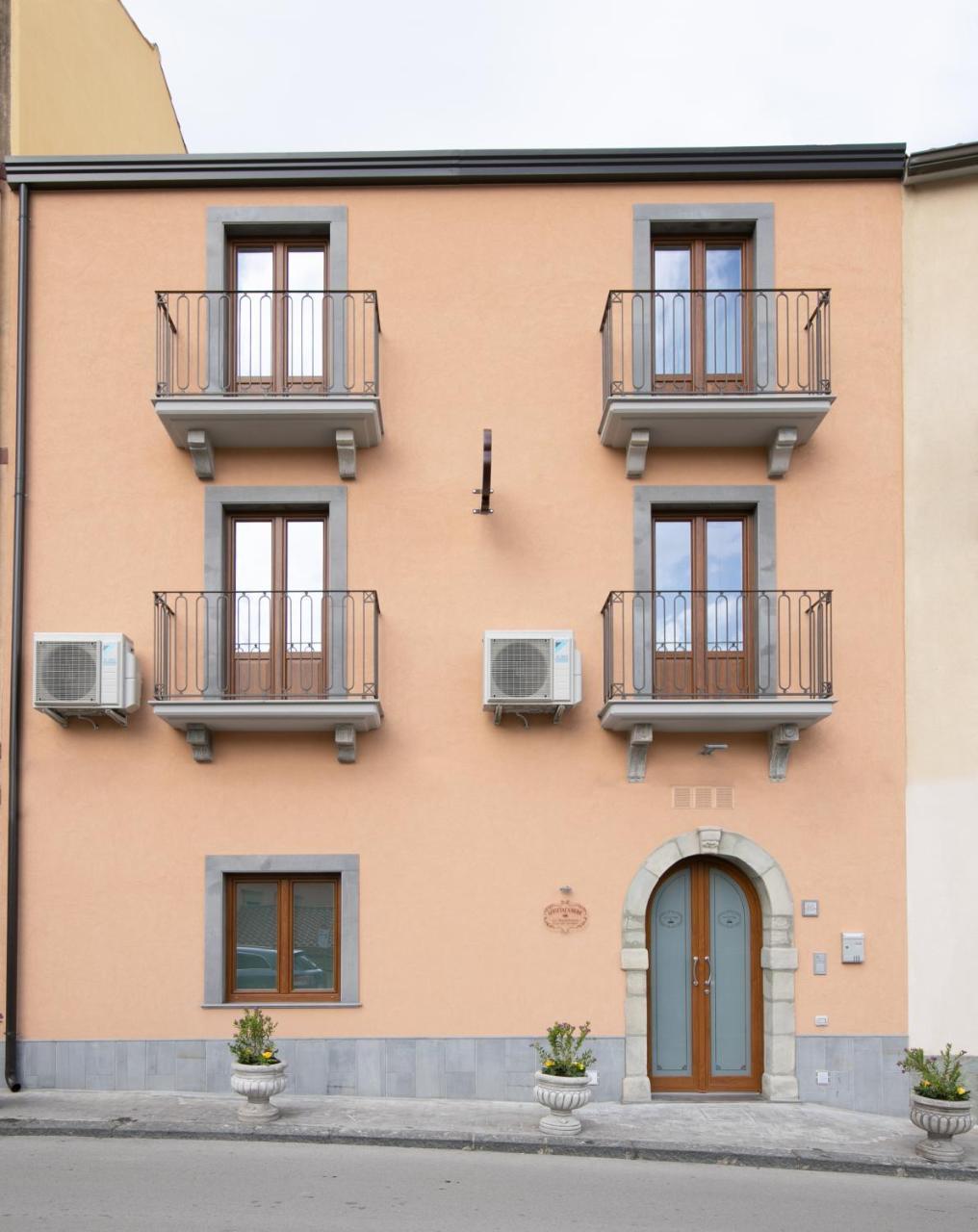 Hotel La Madonnina Nicosia Exterior foto